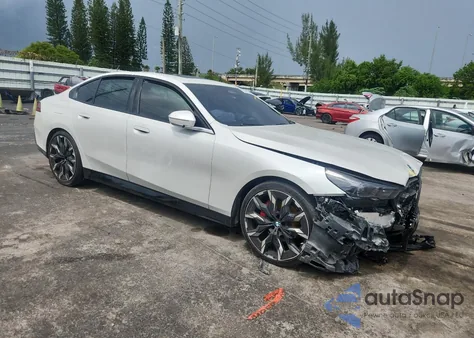 2024 BMW 530 I z USA, uszkodzony, nr VIN WBA43FJ06RCP97096